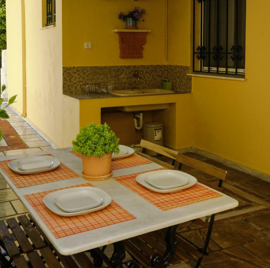 House With Garden Near The Sea Apartment Agia Efimia Exterior foto