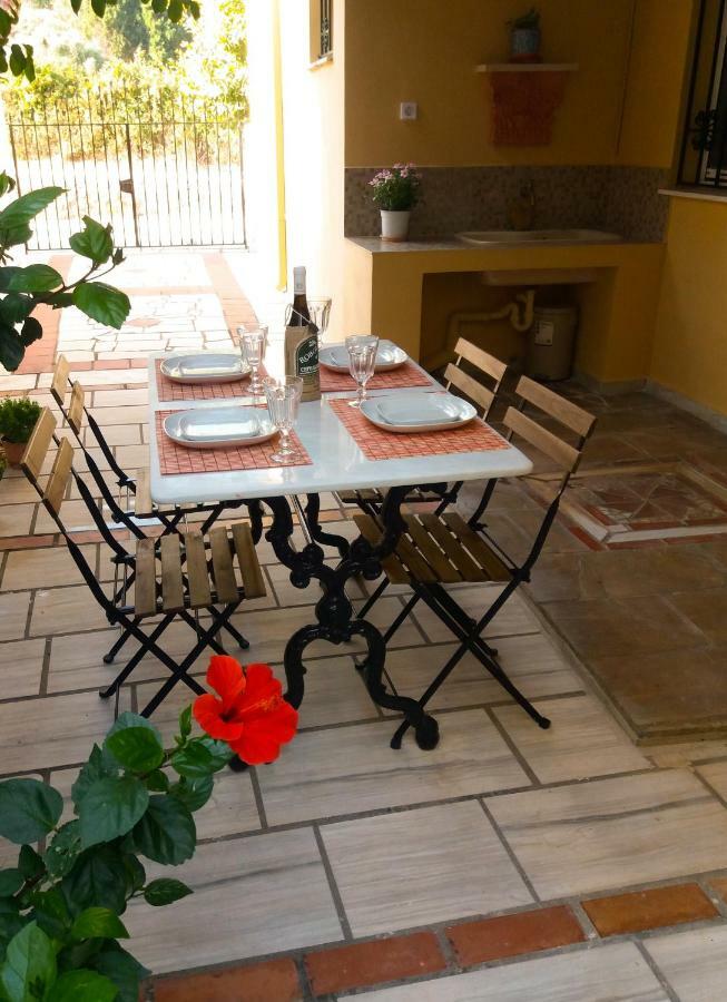 House With Garden Near The Sea Apartment Agia Efimia Exterior foto