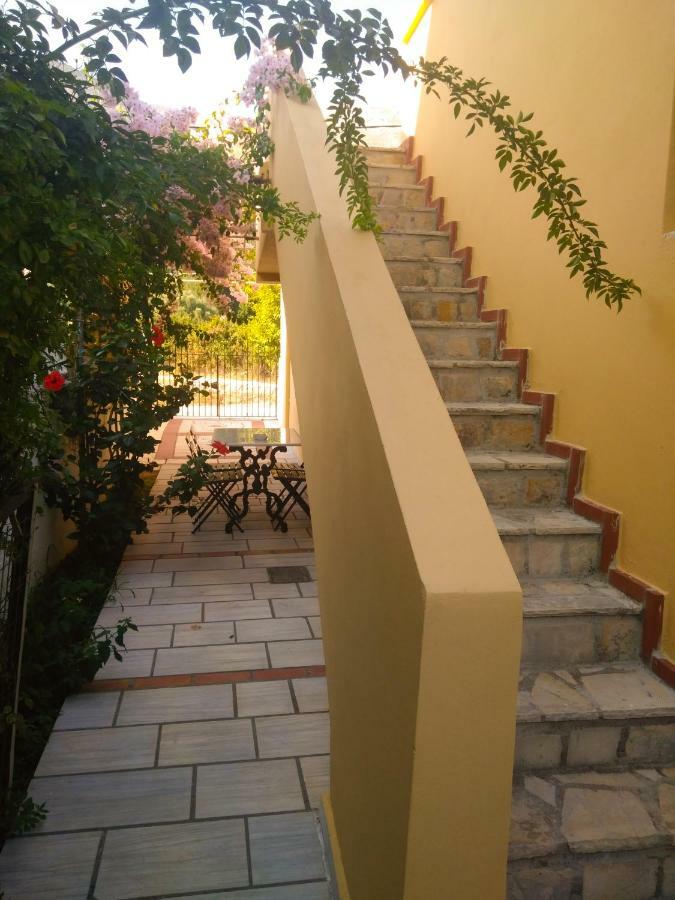 House With Garden Near The Sea Apartment Agia Efimia Exterior foto