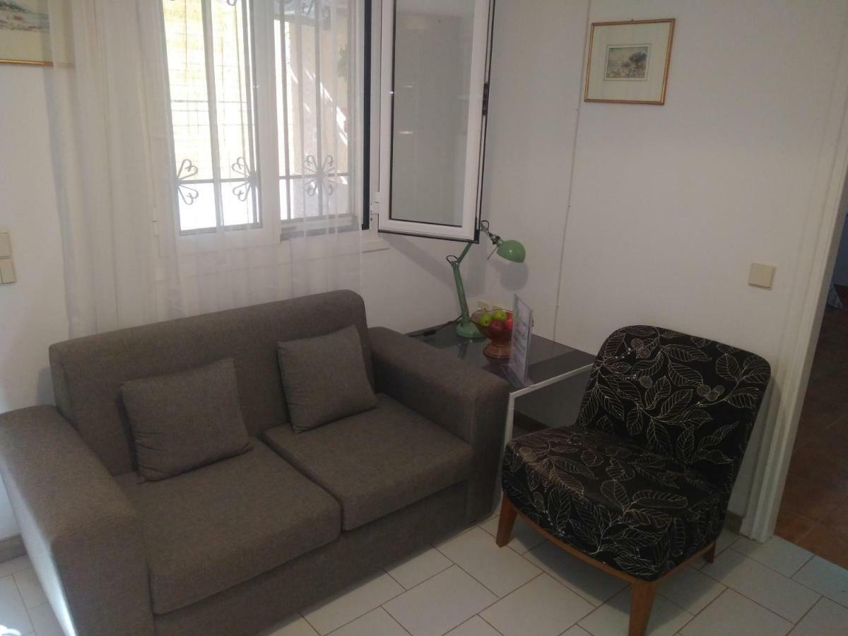 House With Garden Near The Sea Apartment Agia Efimia Exterior foto