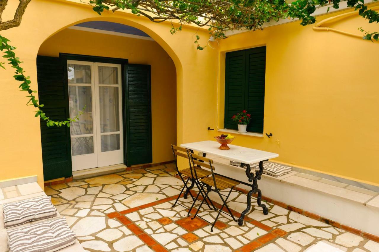 House With Garden Near The Sea Apartment Agia Efimia Exterior foto