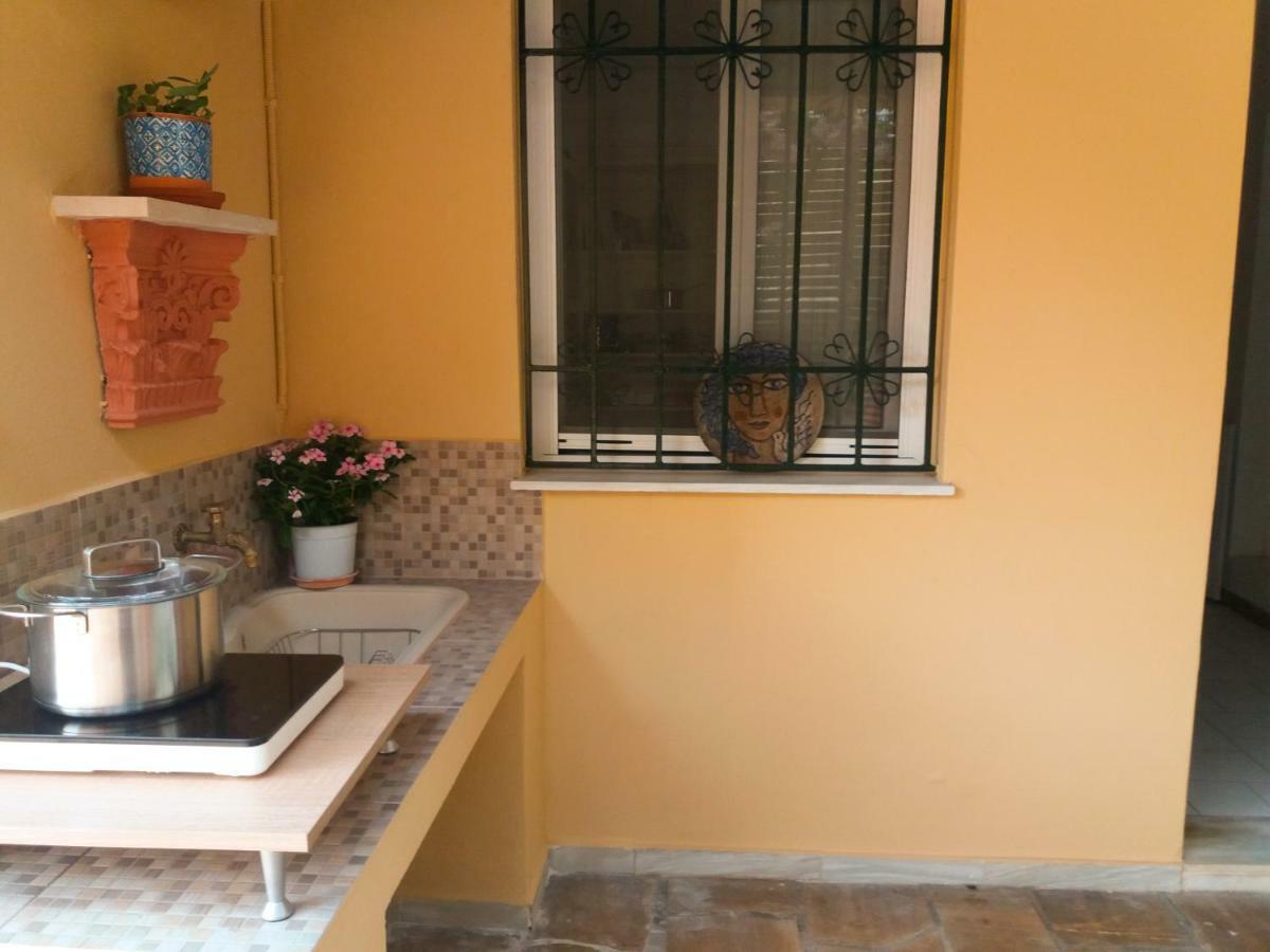House With Garden Near The Sea Apartment Agia Efimia Exterior foto