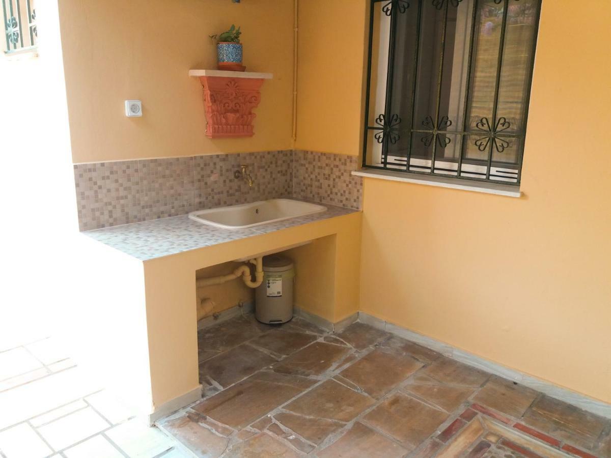 House With Garden Near The Sea Apartment Agia Efimia Exterior foto