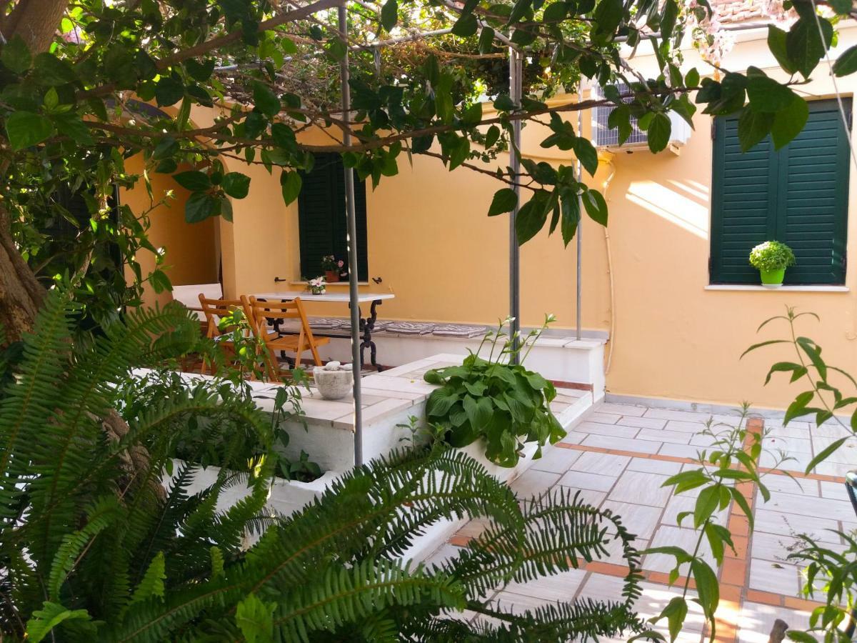 House With Garden Near The Sea Apartment Agia Efimia Exterior foto